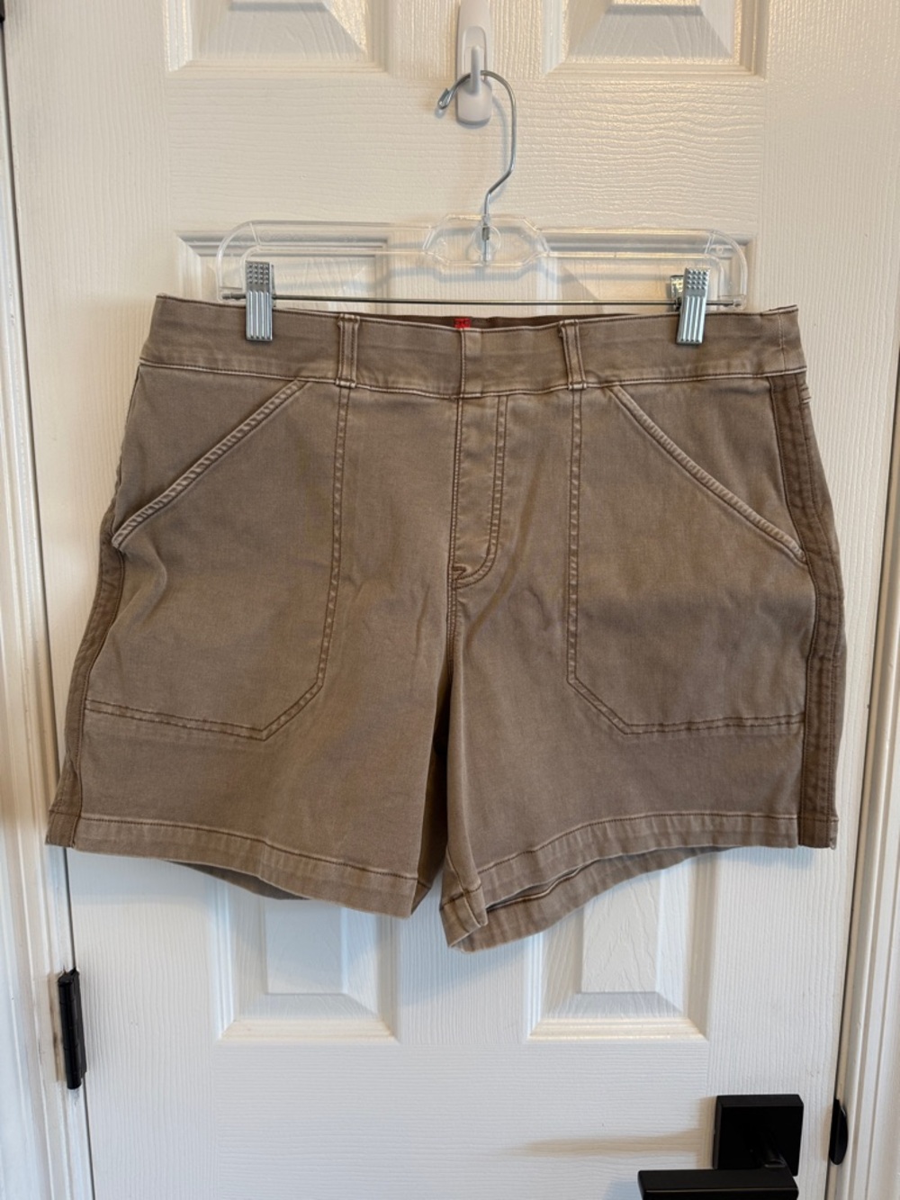 Spanx Stretch Twill Pull-on Shorts 6” Sz XL - Picture 3 of 6